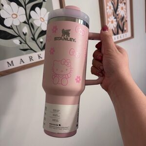 Stanley x Hello Kitty 40oz Quencher H2.0 Tumbler Pink NEW w/ Box Straw